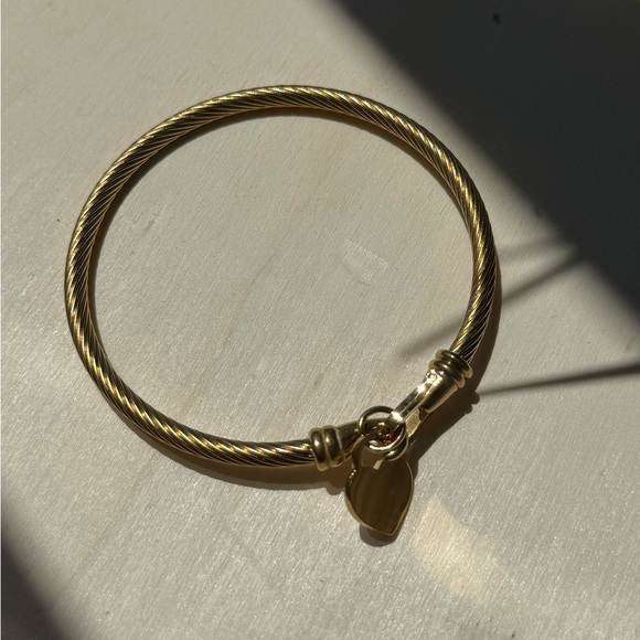 Bracelet 18K Gold Stainless Steel Heart Bangle - Picture 10 of 11